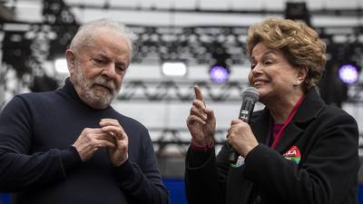 Lula da Silva pide una moneda de países BRICS para sustituir al dólar en comercio exterior