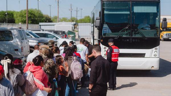 Oaxaca, ¿se alinea con EU? Multará con 32 mil pesos a transportistas que trasladen a migrantes