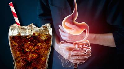 ¿Cómo afecta el refresco al estómago?