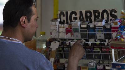 ¡Aguas, Gobierno! Prohibir exhibición de cigarros en tiendas puede provocar protestas: IP