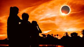 Eclipse solar total 2024: ¿Cuál es la diferencia con el fenómeno que vimos el año pasado?