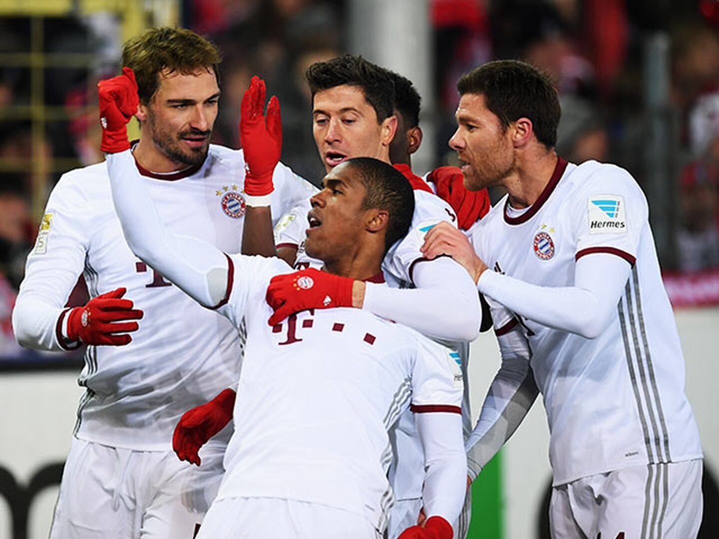 Un gol agónico de Lewandowski le da la victoria al Bayern