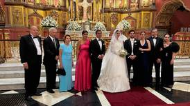 Con tequila: Así fue la boda de Josefina, nieta de Mario Vargas Llosa, con el mexicano Emiliano Camarena