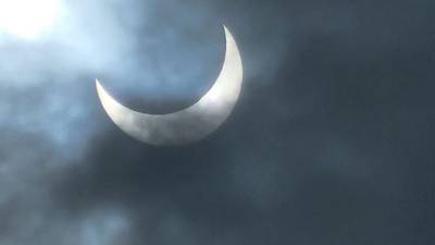 Eclipse impacta en la generación de energía solar; disminuye 9% según especialistas