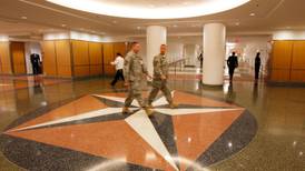 Cómo el Pentágono es engañado por contratistas con empresas 'fantasma'