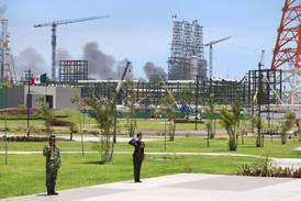 Sobrecosto de la refinería de Dos Bocas ‘causa pelea’ en la junta de Pemex
