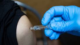 ¿Cuándo tendremos los beneficios de la vacuna contra COVID? Expertos prevén que hasta 2022
