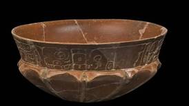 Esto es lo que dicen los jeroglíficos de la vasija encontrada en construcción del Tren Maya
