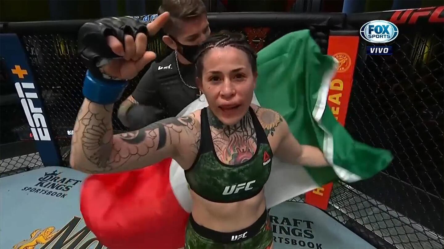 ¡Victoria para la mexicana Montserrat Conejo en su debut en UFC!