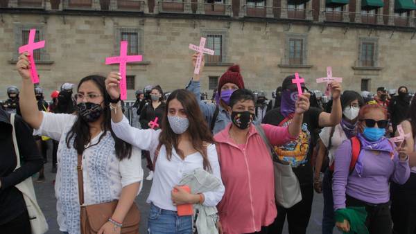 UNAM despide a director de Estéticas que dijo que ‘feminicidio es acto de amor’