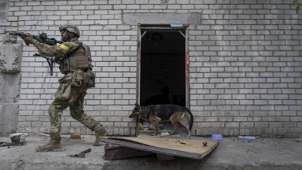 Tropas rusas se retiran de Járkiv; Rusia pierde impulso, dice la OTAN