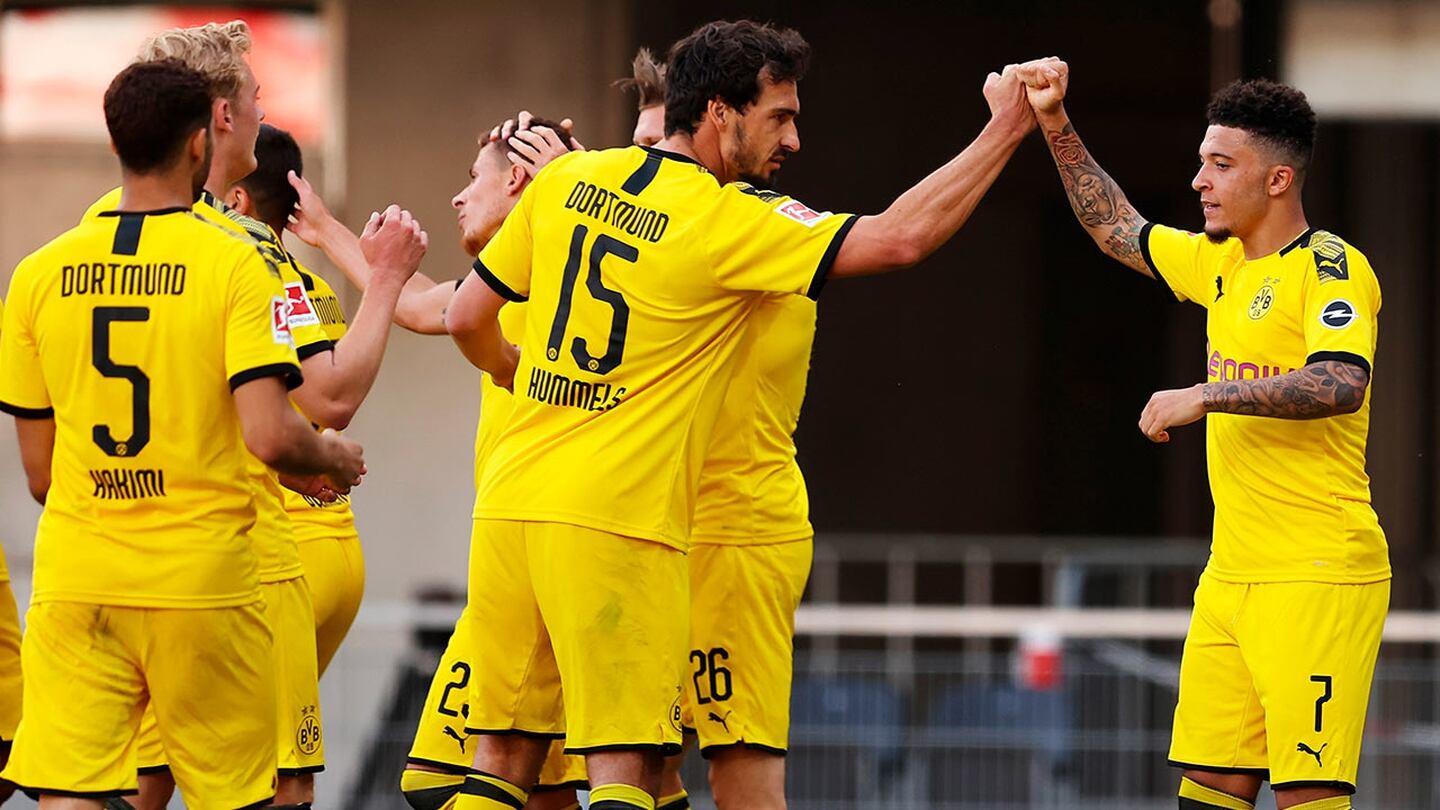 Multa a jugadores del Borussia Dortmund por violar las reglas del confinamiento