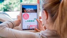 Pago con criptodivisas ‘se hospeda’ en los planes del CEO de Airbnb 
