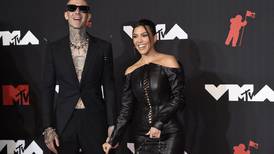 Kourtney Kardashian se compromete con Travis Barker, baterista de Blink-182