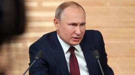 Cargos de juicio político contra Trump son espurios: Putin 