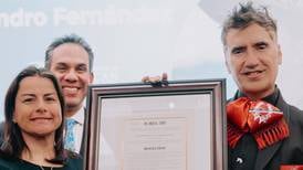 Alejandro Fernández recibe homenaje en el Capitolio: ‘Orgullo de caminar vestido de charro’
