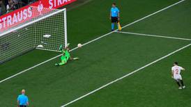 ¡Destinado! Gonzalo Montiel anotó penal definitivo en finales de Mundial y Europa League