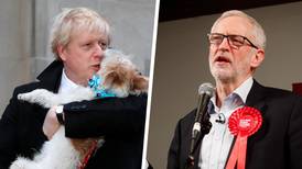 Johnson y Corbyn, rivales en comicios de Reino Unido, acuden a votar