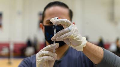 Oxford realiza estudios para generar vacunas contra nuevas cepas de coronavirus