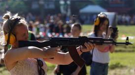 Rusia planea instalar planta de rifles de asalto Kalashnikov en Venezuela