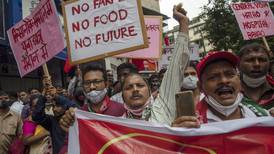 Victoria para agricultores de la India: Modi deroga polémicas leyes agrícolas