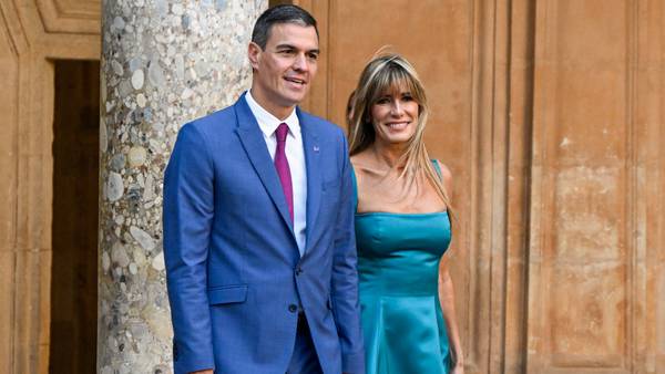 Fiscalía le ‘ayuda’ a Pedro Sánchez: Pide archivar investigación vs. esposa del presidente de España
