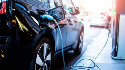 Contra el cambio climático, California prohibirá la venta de autos de gasolina para 2035