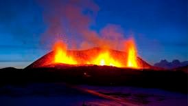 Mil sismos en Islandia alertan de una posible erupción volcánica; magma se acerca a la superficie