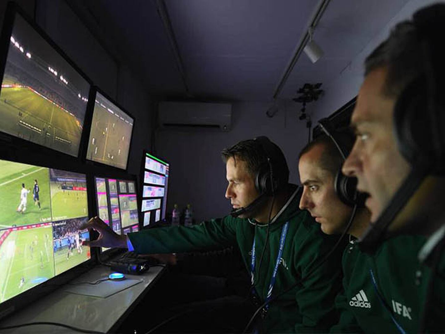 Durante el Mundial, las decisiones del VAR serán explicadas en las pantallas de los estadios