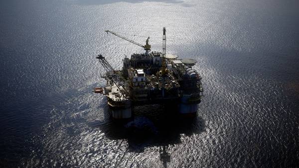 México renovará cobertura petrolera... pese a promesa de AMLO de detener exportaciones