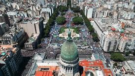 Miles de argentinos ‘desafían’ a Milei: Protestan contra el Gobierno a mes y medio de su llegada