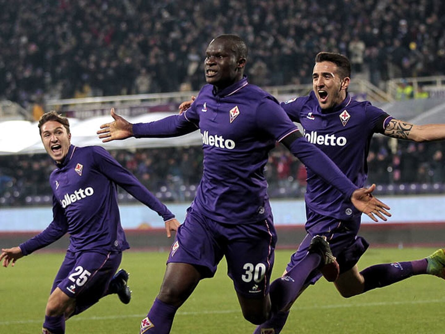 Fiorentina lo ganó en la última pelota y Palermo se complica