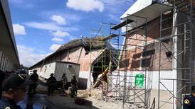 Derrumbe de domo de bodega deja una persona muerta en Azcapotzalco 