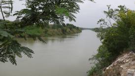 Hallan a 2 adultos y 4 niños muertos en el Río Bravo
