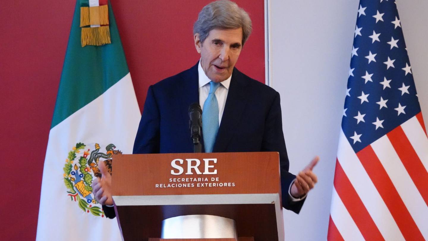 AMLO y John Kerry pactan elevar potencial de México y EU en energías limpias  – El Financiero
