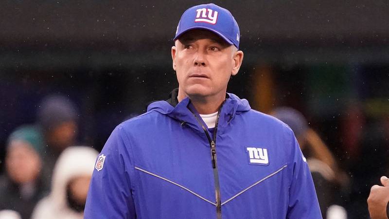 Los Giants destituyeron a Pat Shurmur como entrenador en jefe