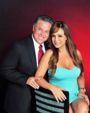 Brenda y Mario Bezares, la historia de amor que inició en una estética:  'Son los primeros 33 años' – El Financiero