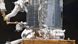 NASA lanza telescopio espacial Webb, que irá hacia las estrellas