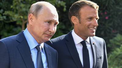 Bájele dos rayitas: Macron discrepa con Biden por llamar ‘carnicero’ a Putin