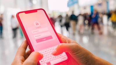 SAT advierte sobre aplicaciones móviles que roban información personal