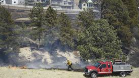 Incendios forestales se ‘fusionan’ en Nuevo México y amenazan con arrasar zonas rurales 