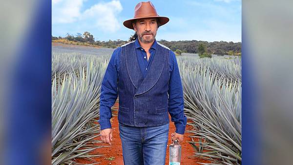 ‘Mi eterno amor secreto’: Así es Tesoro Azul, el tequila de Marco Antonio Solís
