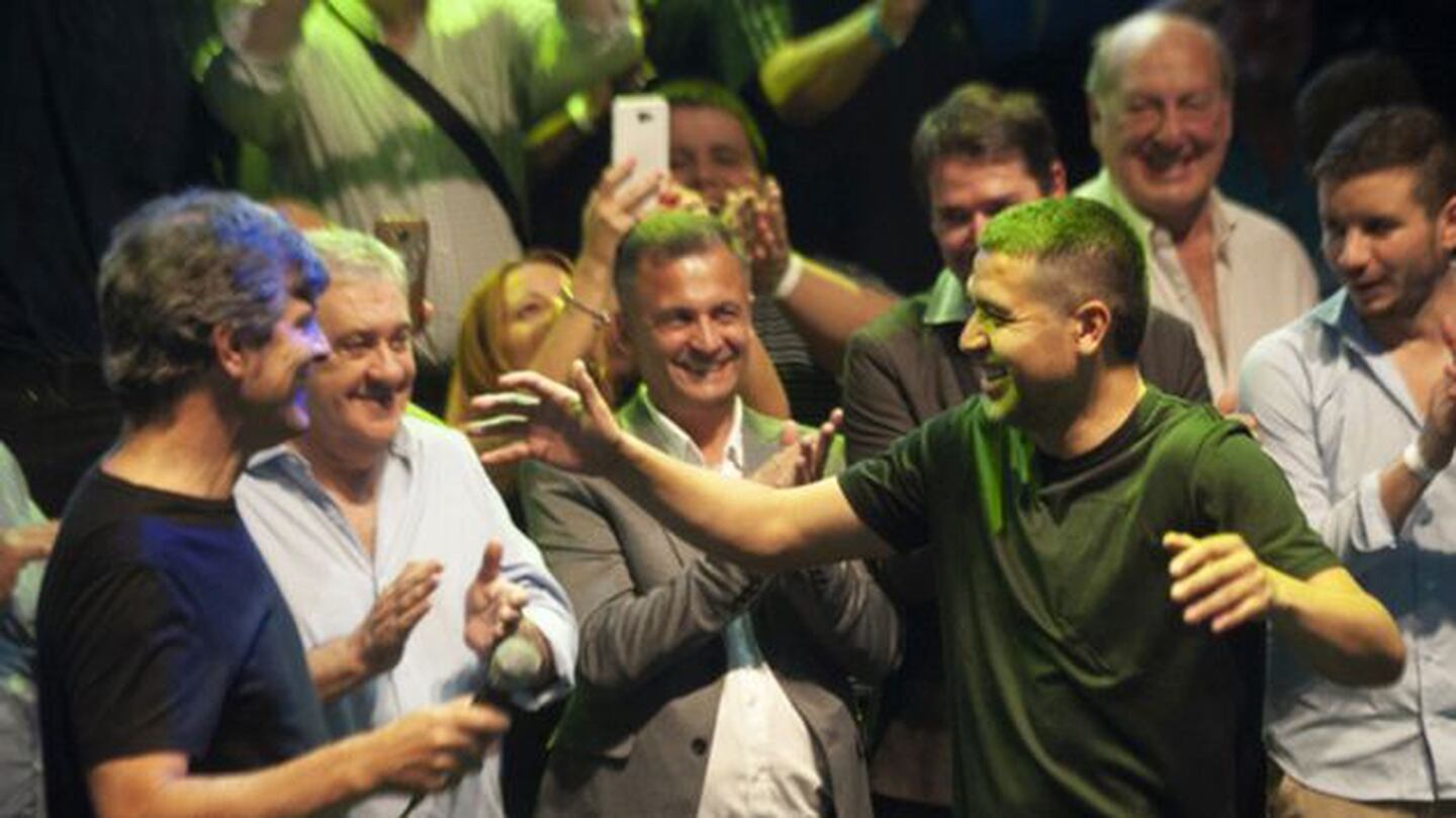 Ameal es el nuevo presidente de Boca y Riquelme manejará el fútbol