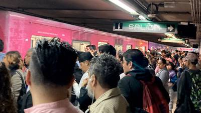 ‘Línea B, imposible’: ¿Por qué usuarios del Metro CDMX esperan hasta 25 minutos para abordar?