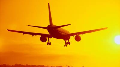 Aviación requerirá invertir 5.3 billones de dólares para alcanzar emisiones netas cero: IATA