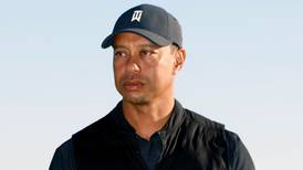Hospitalizan a Tiger Woods tras sufrir accidente automovilístico en Los Ángeles
