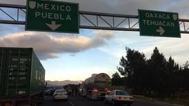 Cierran Autopista México - Veracruz tras operativo en busca de huachicoleros