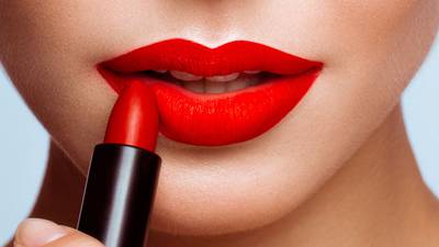 ‘Maquillaje en tiempos de COVID’: Este lipstick desactiva el virus 