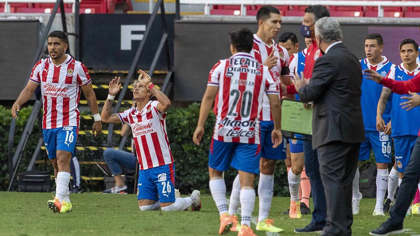 ¡Gana Chivas 2-1 al Atlético de San Luis en debut de Víctor Manuel Vucetich!