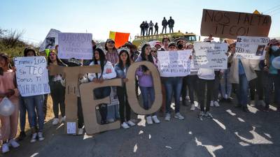 Exigen en Zacatecas la aparición de un menor; vecinos bloquean calles de la capital